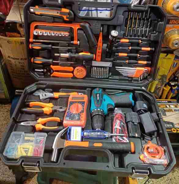 Electrical tool set with 12 Volts cordless drill.